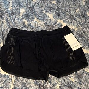 Lululemon fast and free running shorts in 3inches NWT